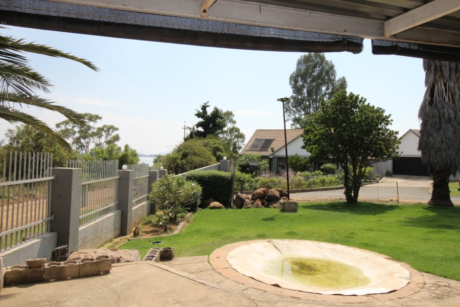 3 Bedroom Property for Sale in Deneysville Free State